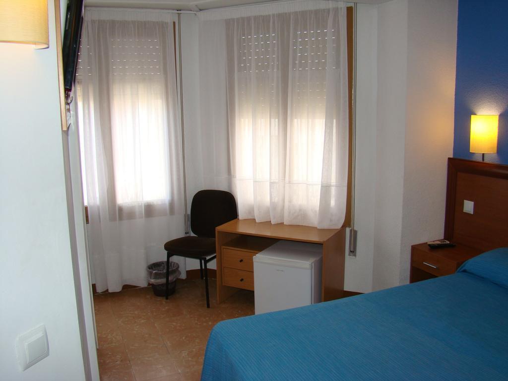 Hostal Platja Камбрильс Экстерьер фото