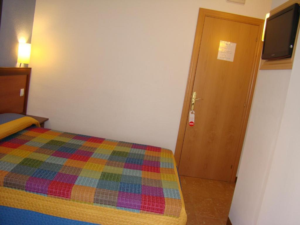Hostal Platja Камбрильс Экстерьер фото